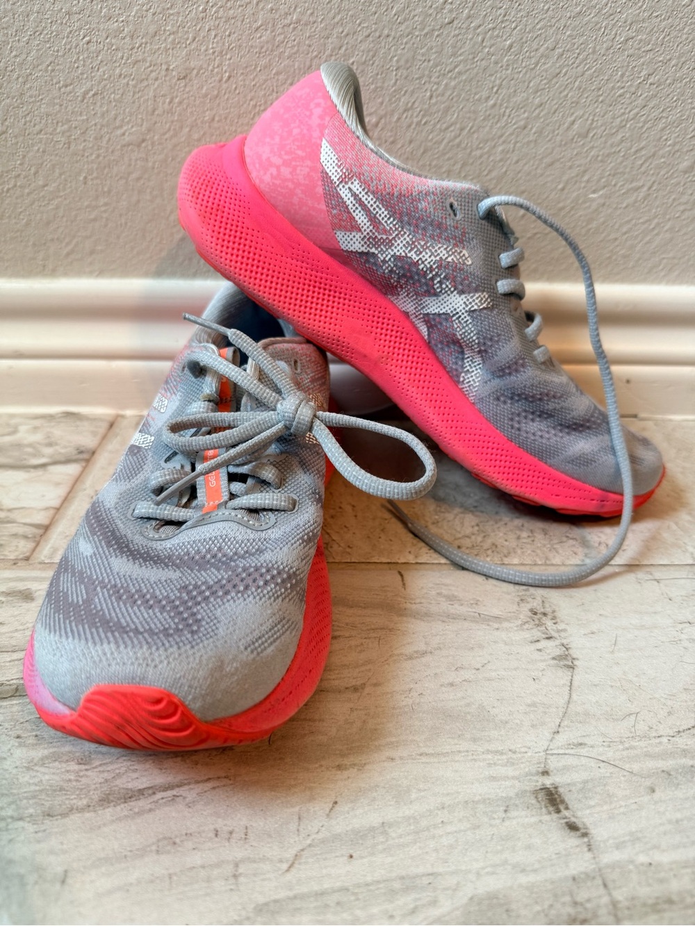 ASICS Gel-Nimbus Lite 2 Gray and Pink Running Shoes // Sz 8.5